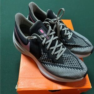 Women’s Nike zoom winflo 6